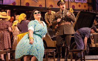 Yaritza Véliz (Adina), Luke Sutliff (Belcore), photo by Curtis Brown for the Santa Fe Opera